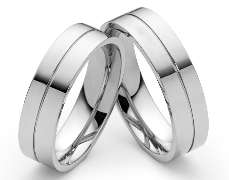 Preview: Ringpaar mit Glanzrille E105 Unisex mit Gravur